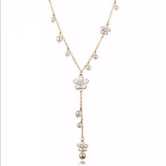 Chain pearl flower coco necklace CC design - Picture 3 of 8